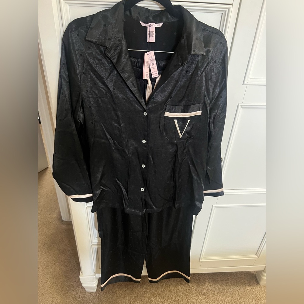NWT Victoria's Secret Black pajamas 2pc set Medium